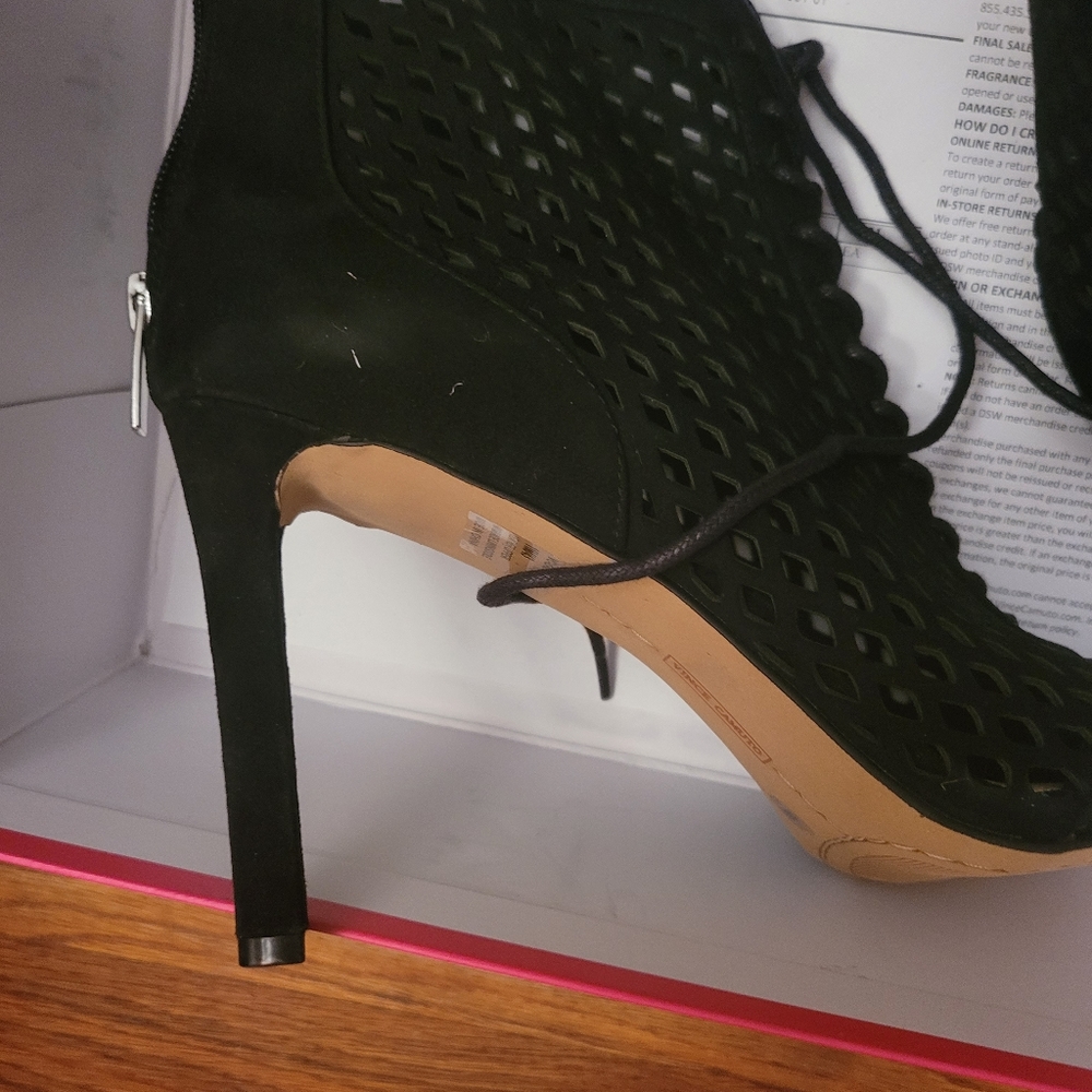 Boot - Picture 4 of 4